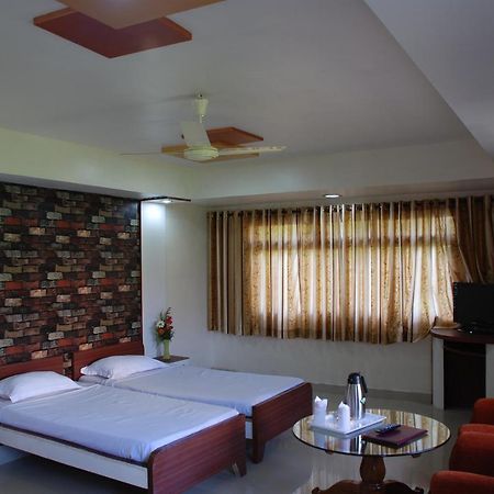 Hotel Grand Arjun Райпур Экстерьер фото