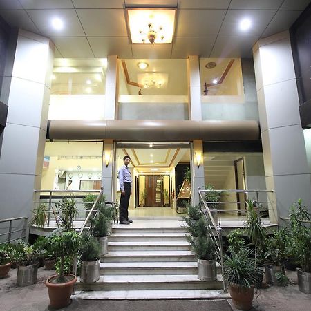 Hotel Grand Arjun Райпур Экстерьер фото