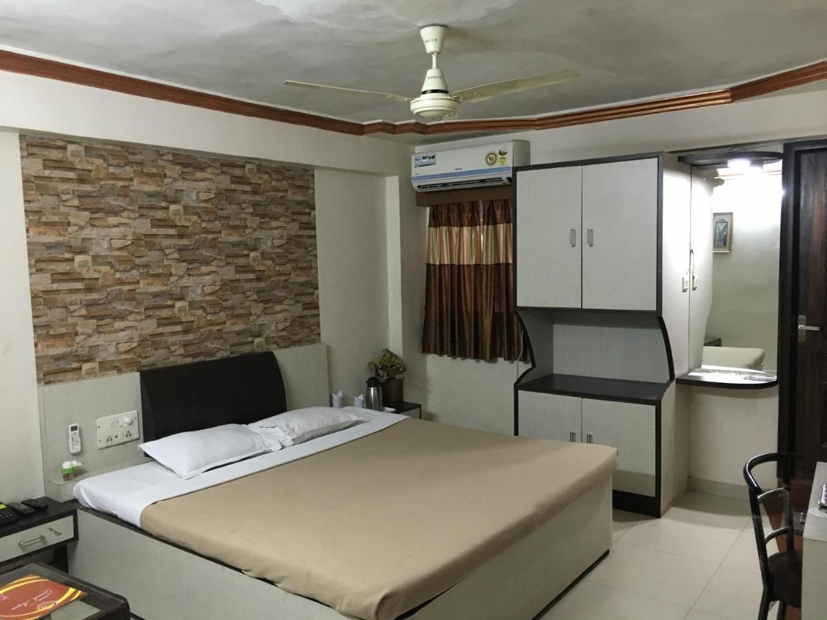 Hotel Grand Arjun Райпур Экстерьер фото