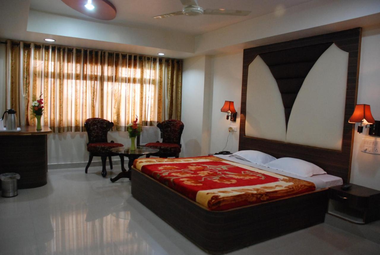 Hotel Grand Arjun Райпур Экстерьер фото