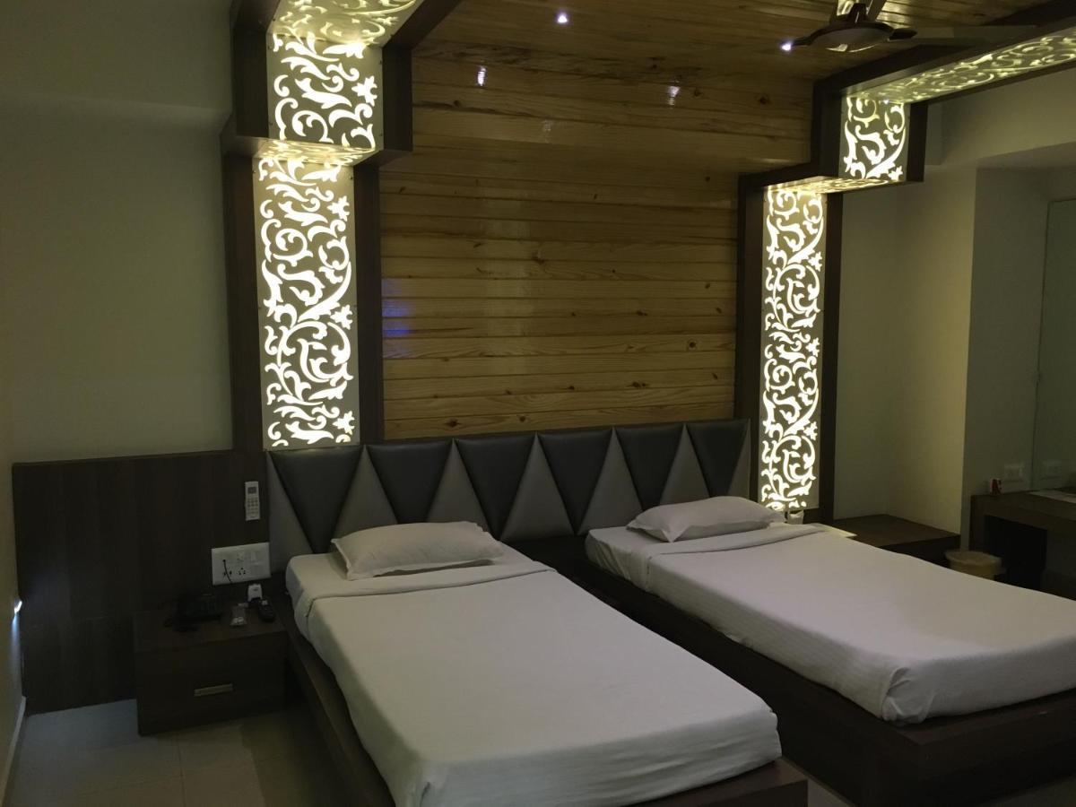 Hotel Grand Arjun Райпур Экстерьер фото