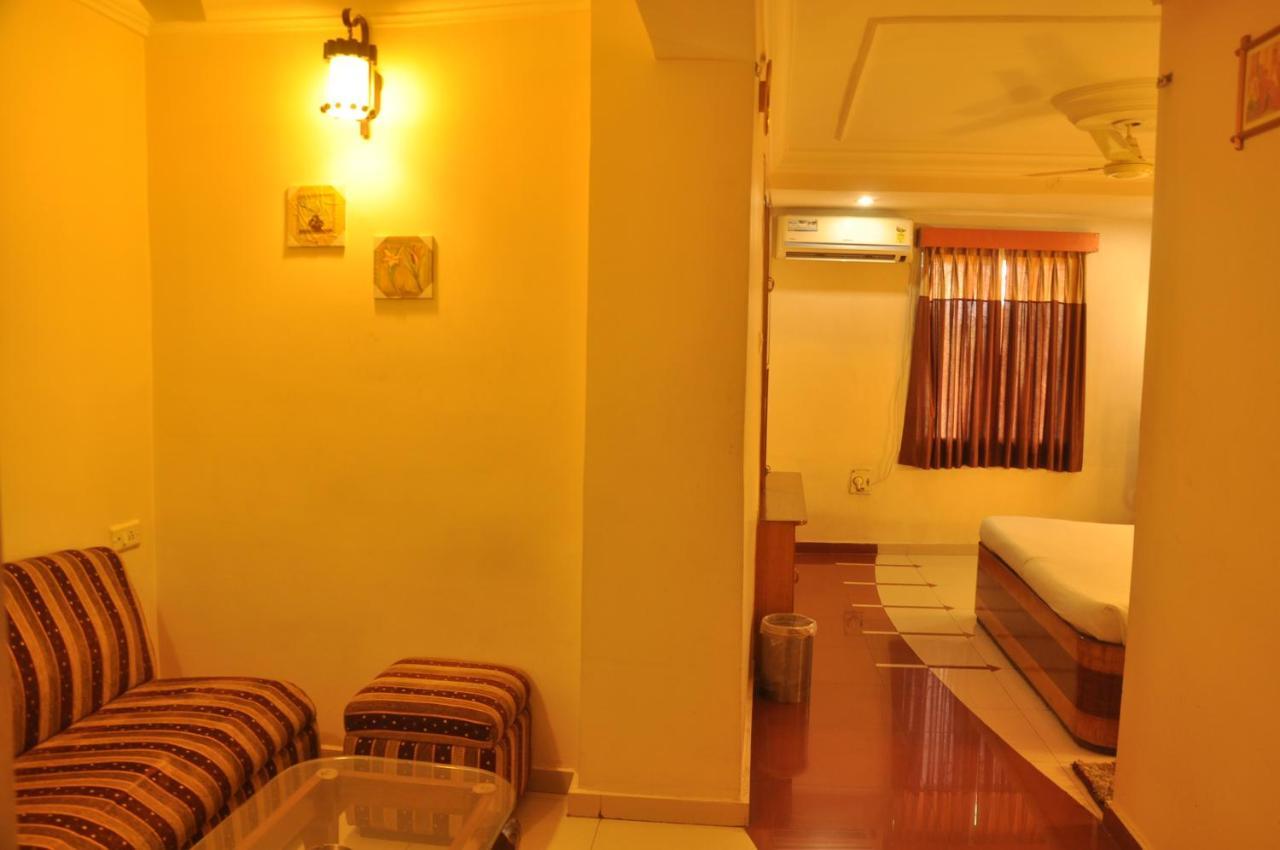 Hotel Grand Arjun Райпур Экстерьер фото