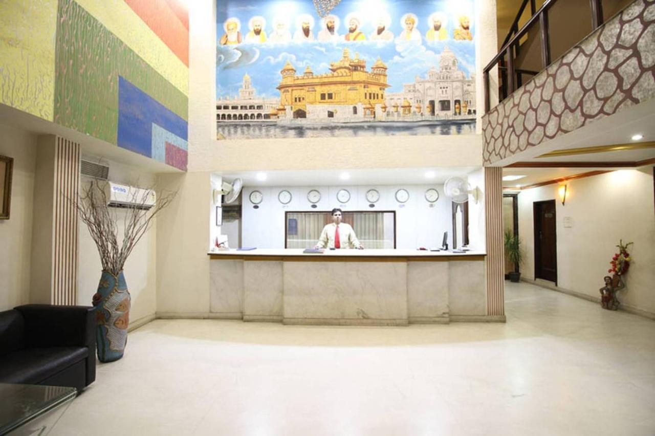 Hotel Grand Arjun Райпур Экстерьер фото