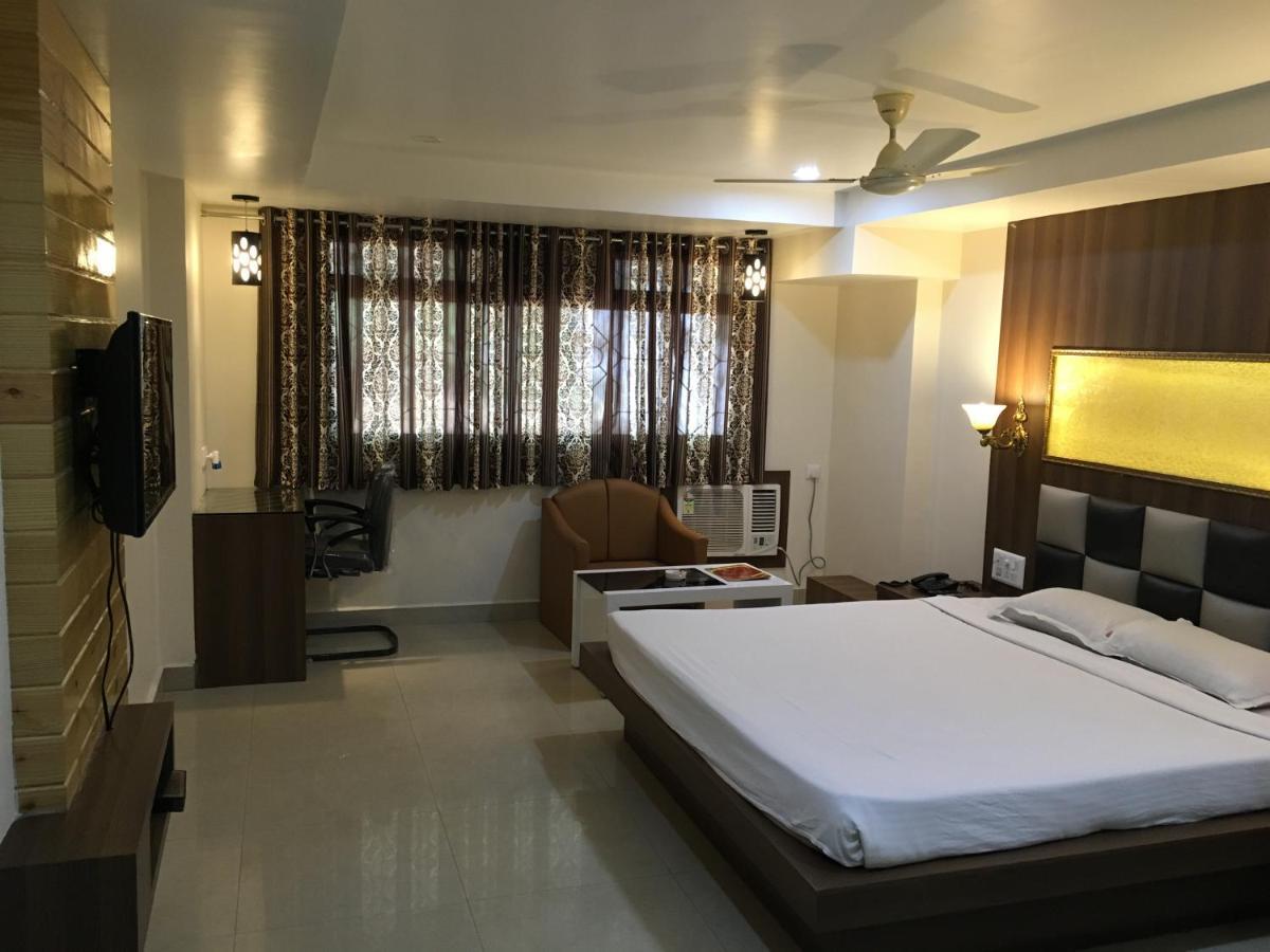 Hotel Grand Arjun Райпур Экстерьер фото