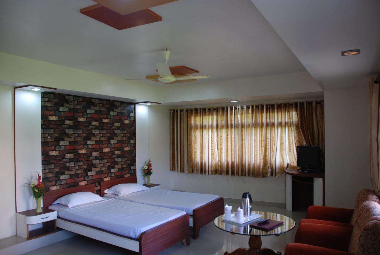 Hotel Grand Arjun Райпур Экстерьер фото