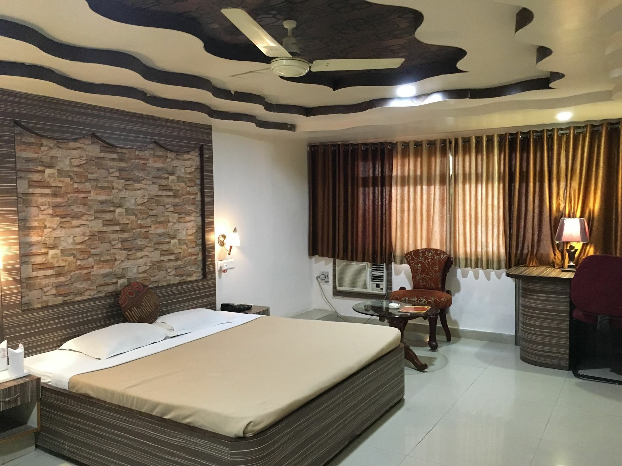 Hotel Grand Arjun Райпур Экстерьер фото